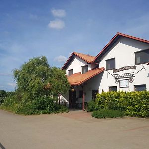 Agroturystyka Sakowcówka (stajnia)
