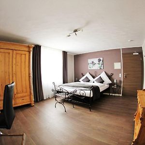 Apado-Hotel Garni
